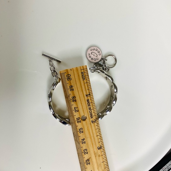 Guess Cuff Toggle Bracelet - Picture 7 of 7
